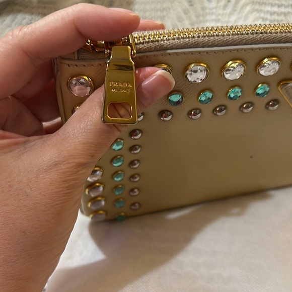 Prada Bag - Picture 14 of 17